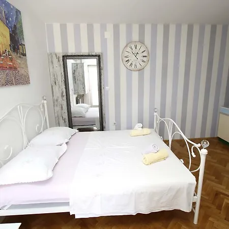 Apartment Srdjan Makarska